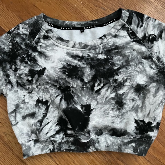 Balance Athletica cropped sweatshirt tiedye black. - Picture 1 of 4